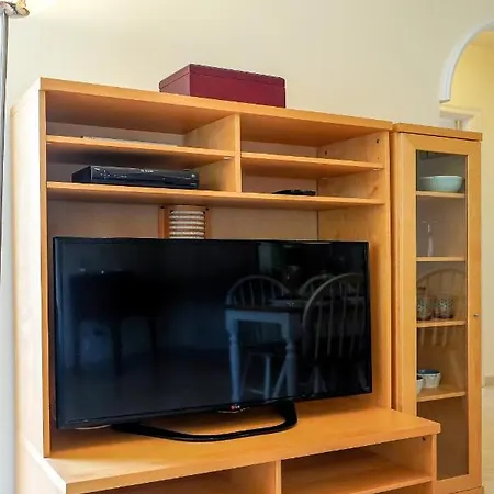 Lovely 2 Bedroom With Pool And View, K26 Semesterbostad