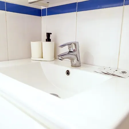 Lovely 2 Bedroom With Pool And View, K26 Semesterbostad