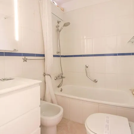 Lovely 2 Bedroom With Pool And View, K26 *