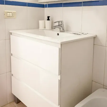 Lovely 2 Bedroom With Pool And View, K26